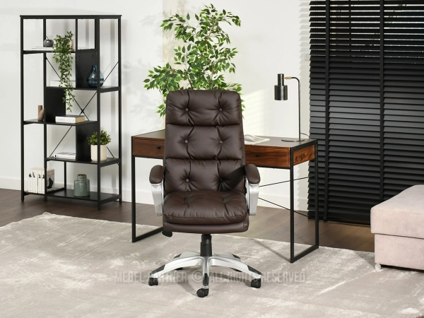 Zalety fotela biurowego obrotowego w brązowym pikowaniu - komfort pracy